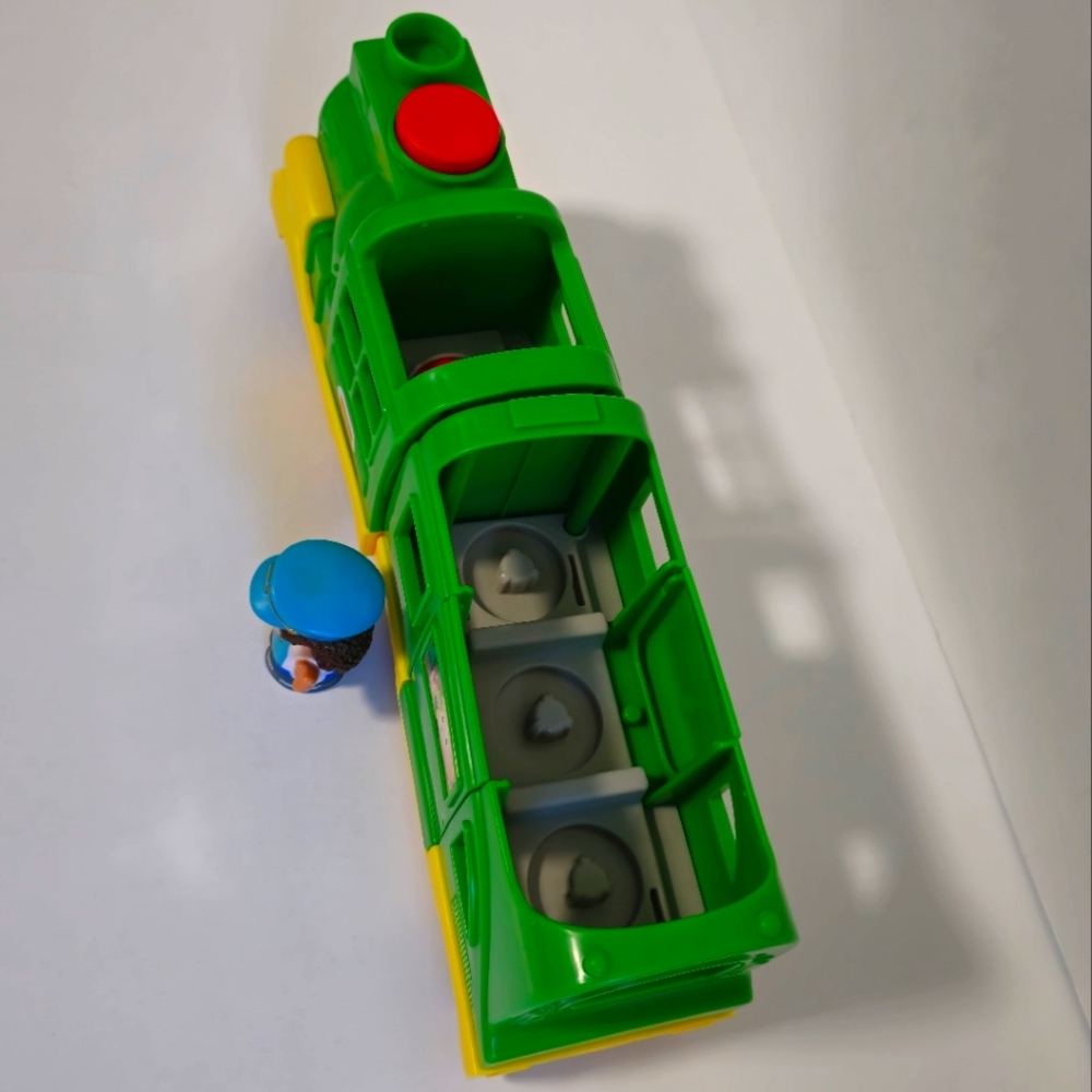 Fisher Price Little People Friendly Green Passenger Train with Sounds & Light - Picture 5 of 17